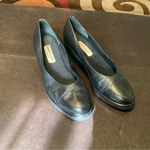 Black leather Essentials by Etienna Aigner size 10